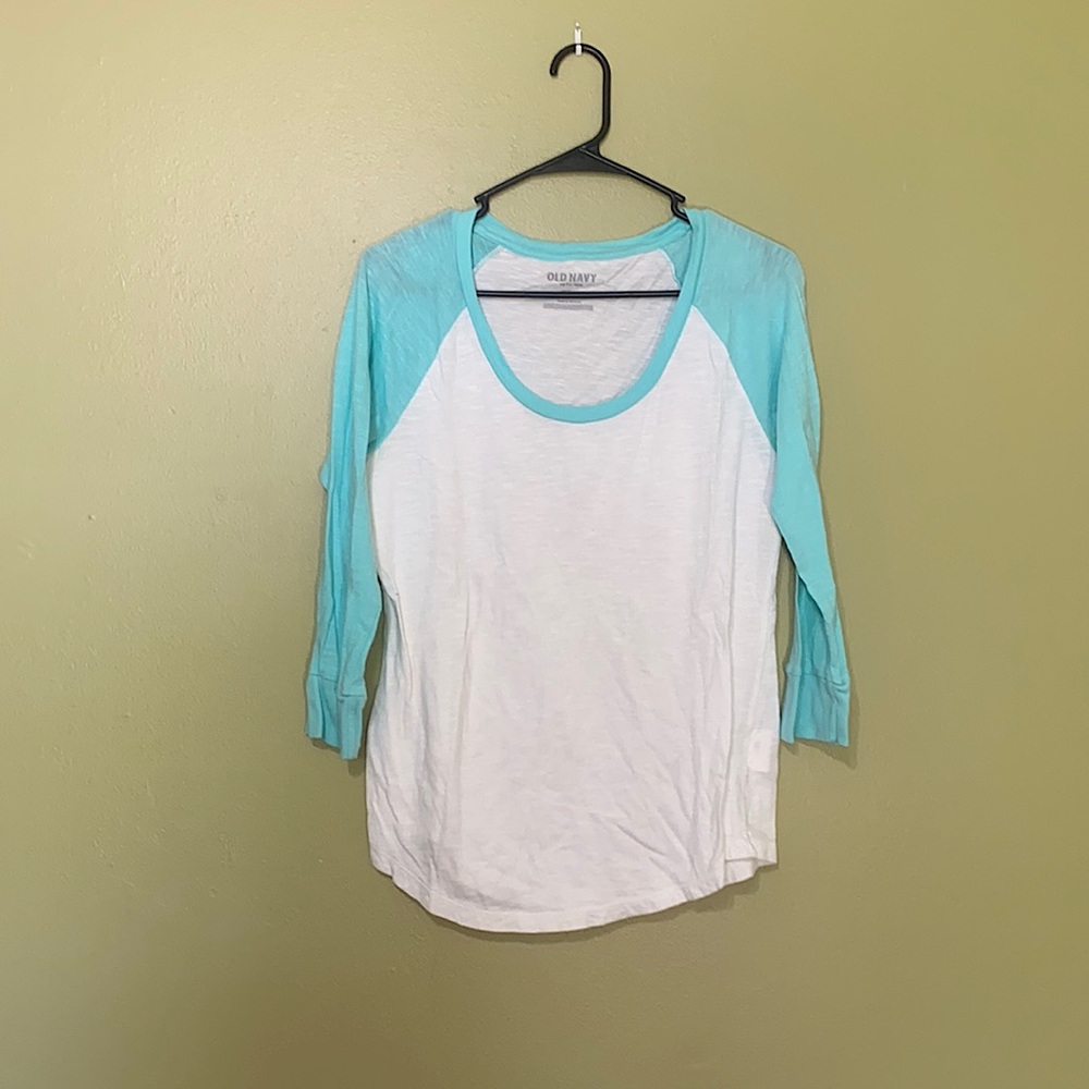 Women’s Baseball Tee. Size Medium.